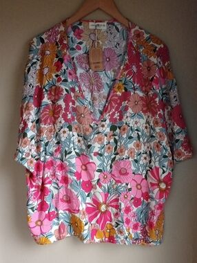Natural Life Colorful Floral Dolman Sleeve V Neck Top Size XL NWT